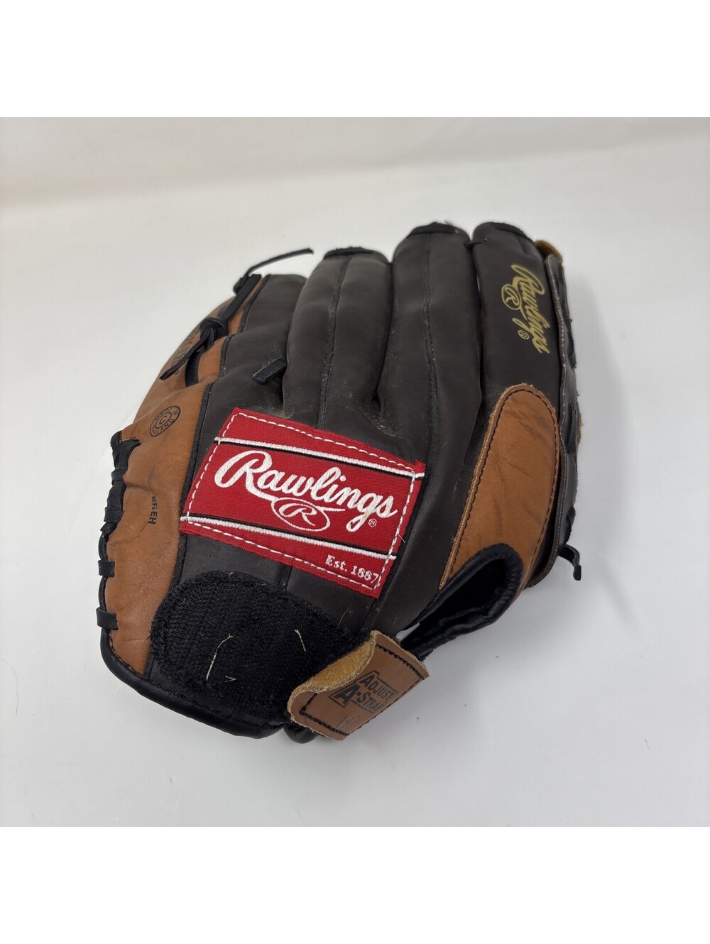 Rawlings PL130 Softball Glove. 13” Throw Players Series RHT